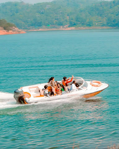 Boat rideing in goa